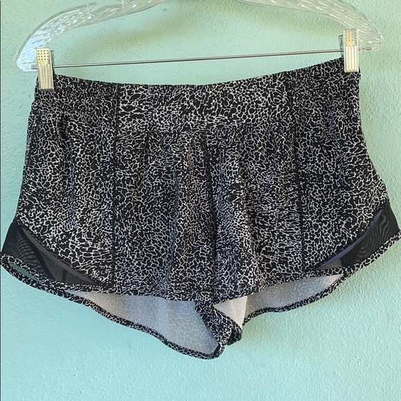 Lululemon Hotty Hot 2.5” Short